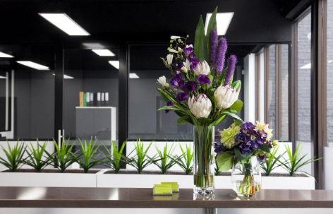 Office Floral Arrangements: Ideas to Brighten Up Your Workspace
